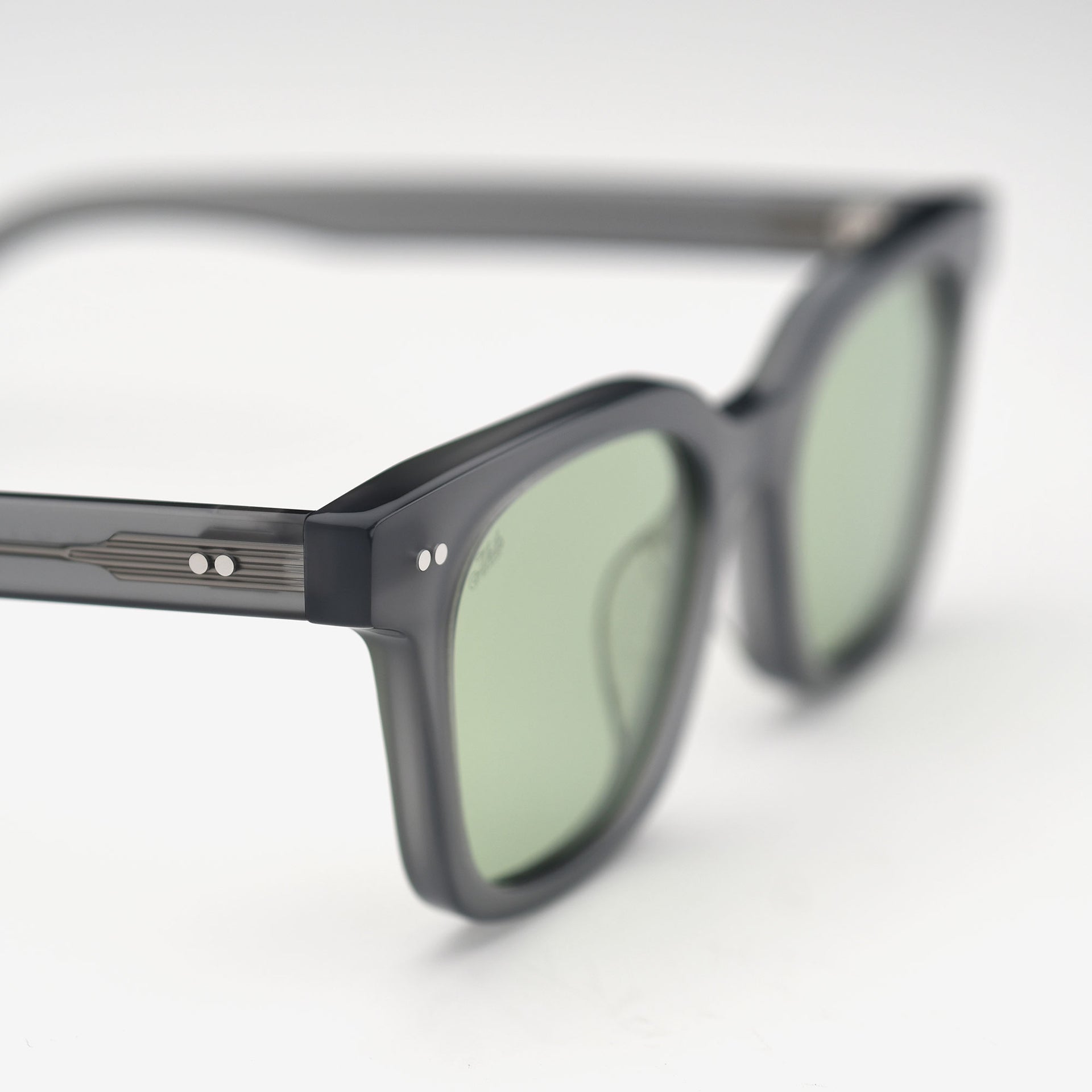 Grey / Lt Green