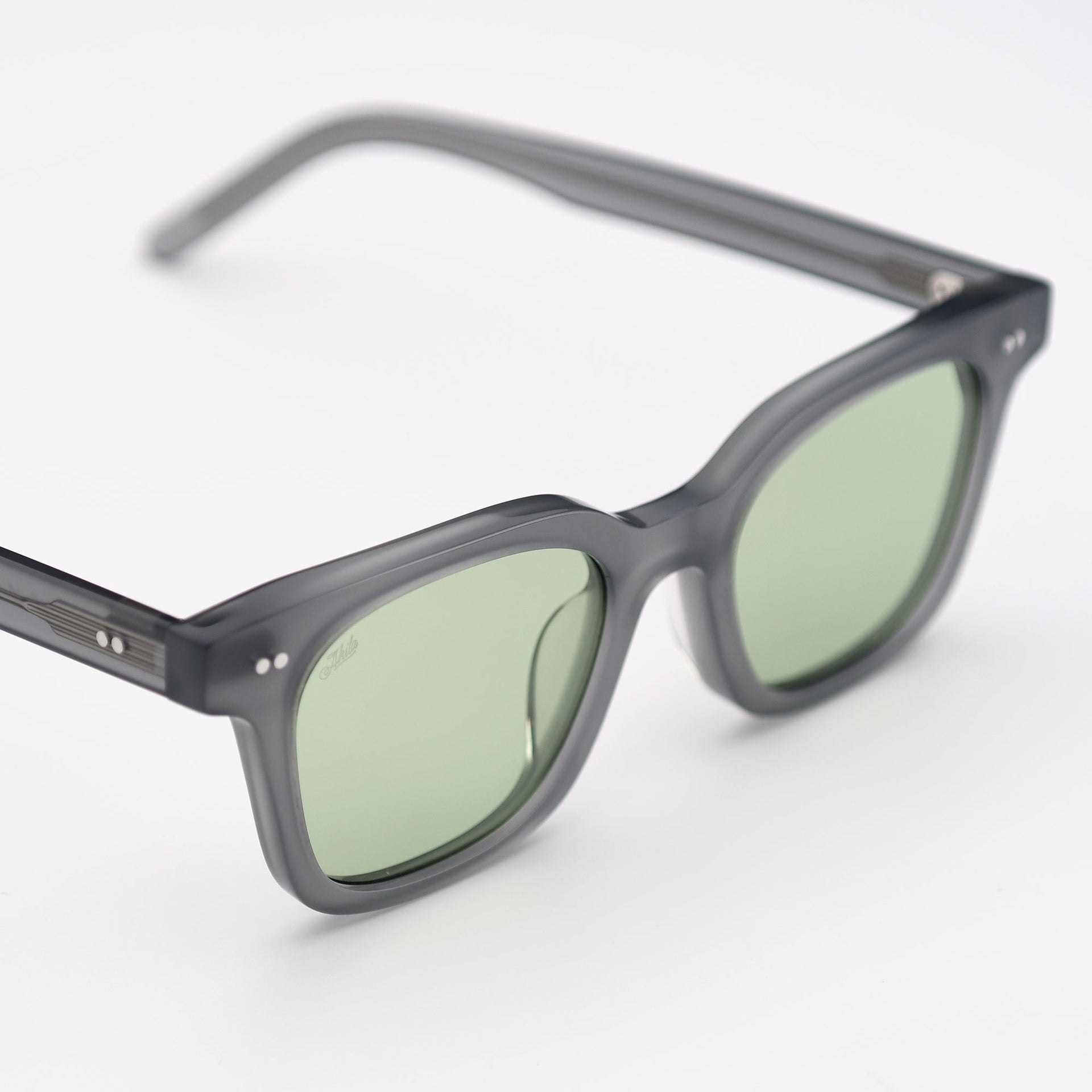 Grey / Lt Green