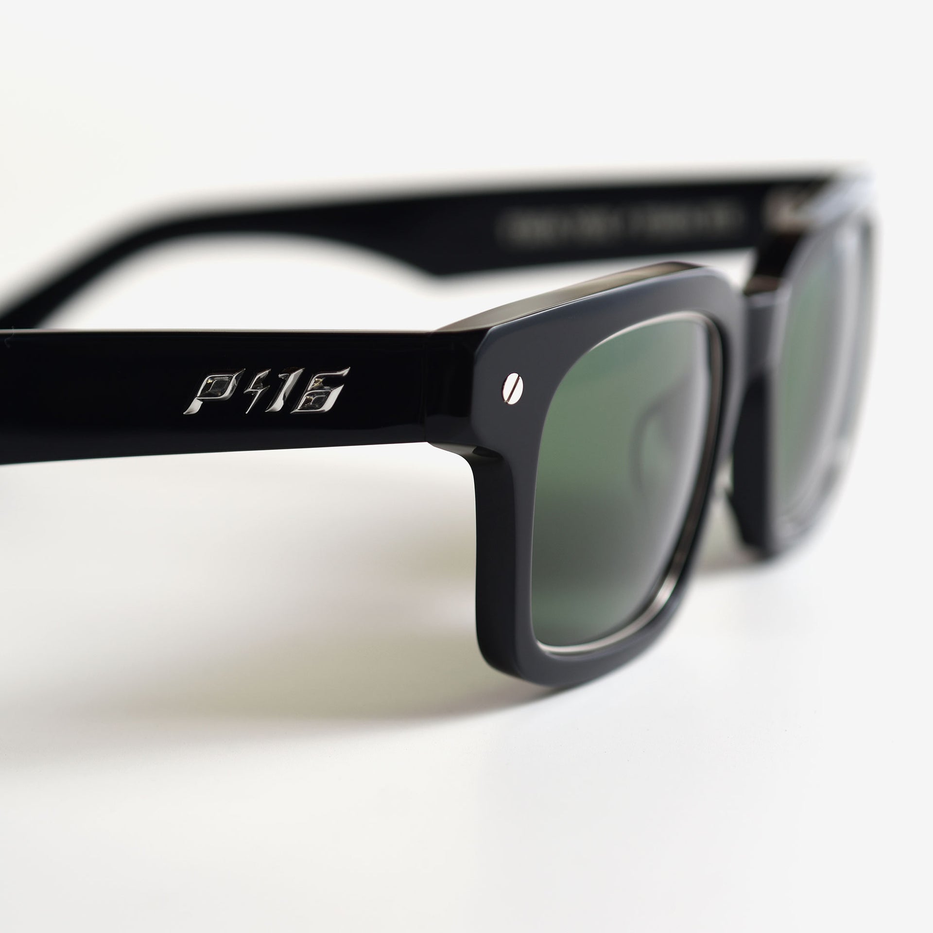 Black / Green