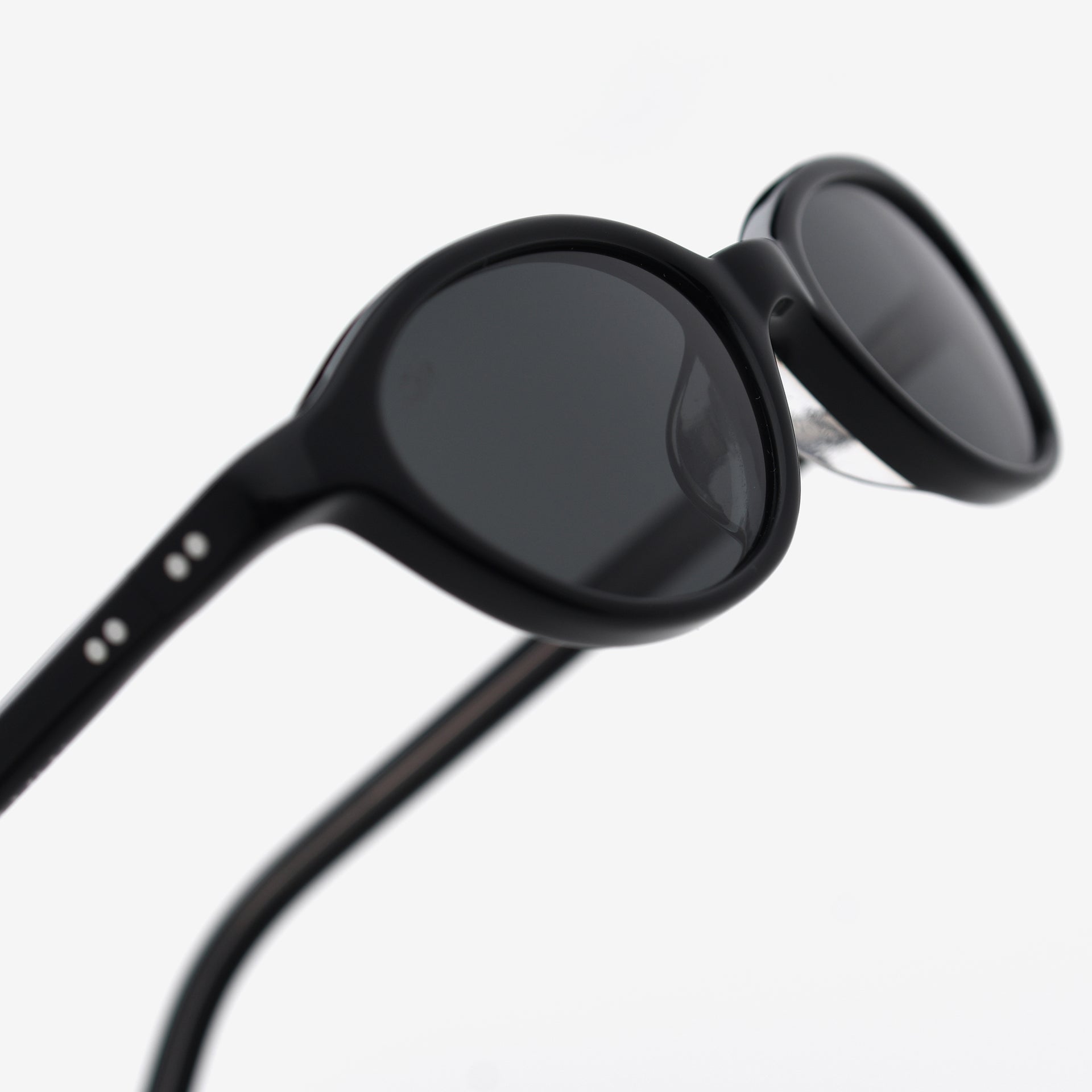Black / Black