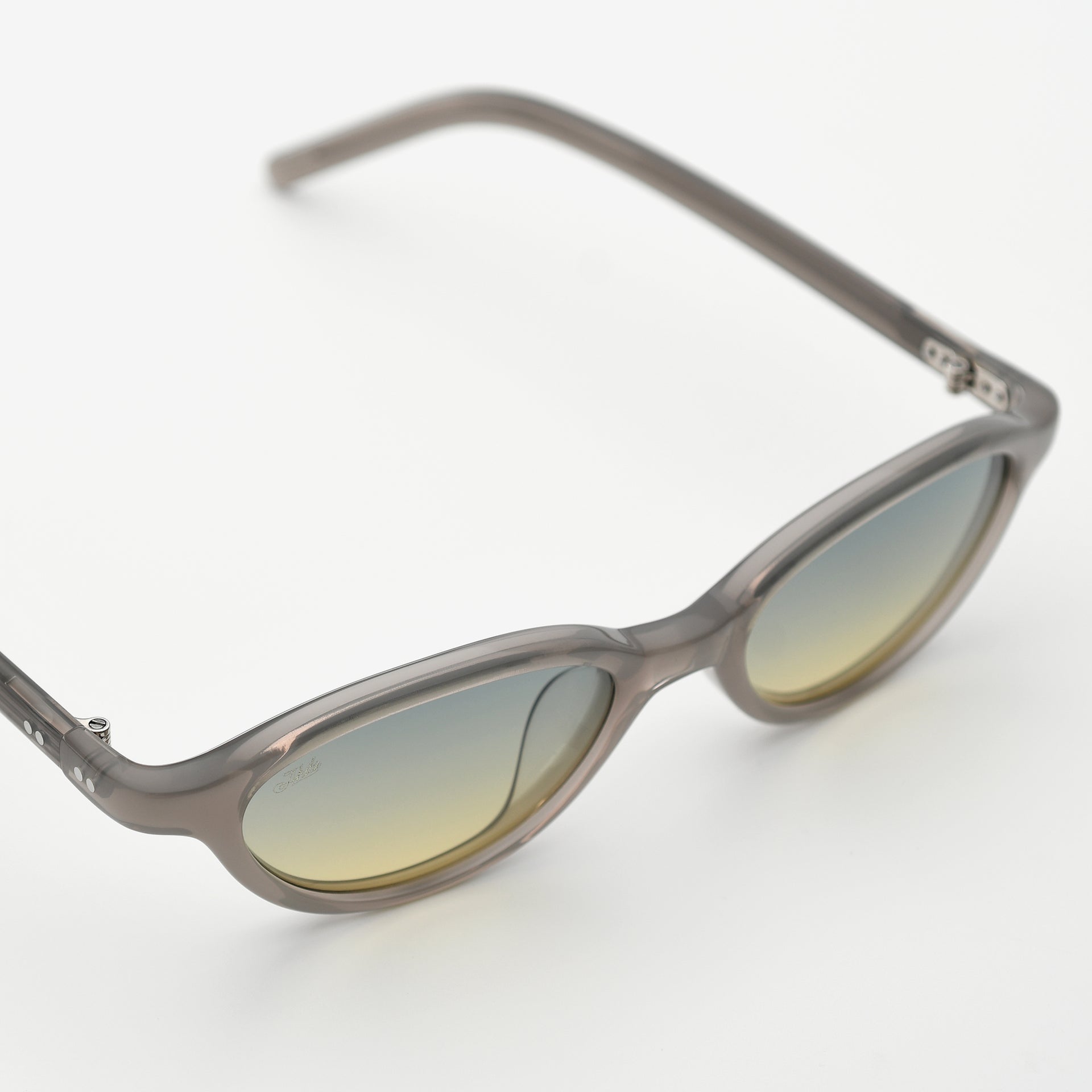 Grey / Meadow Gradient
