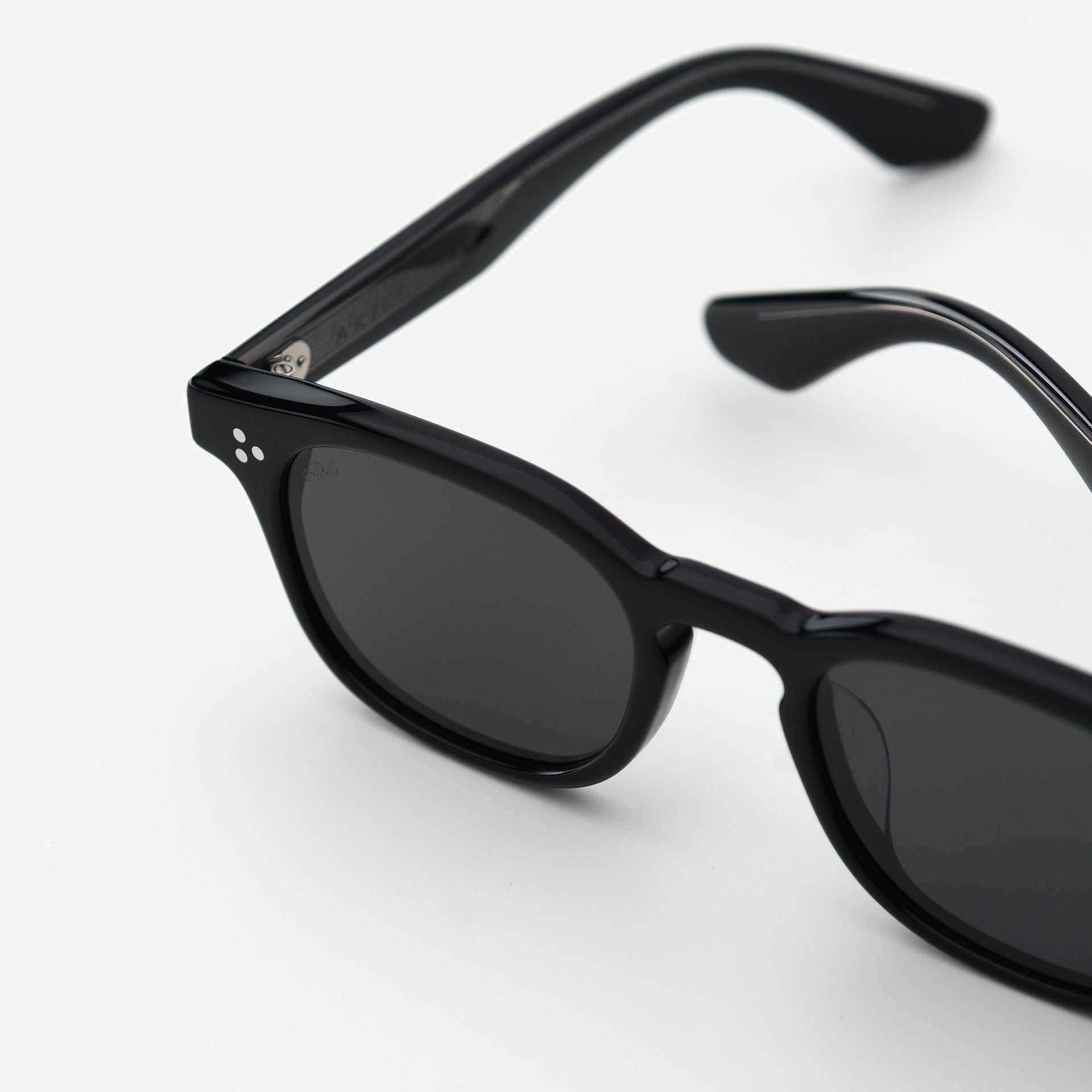 Black / Black