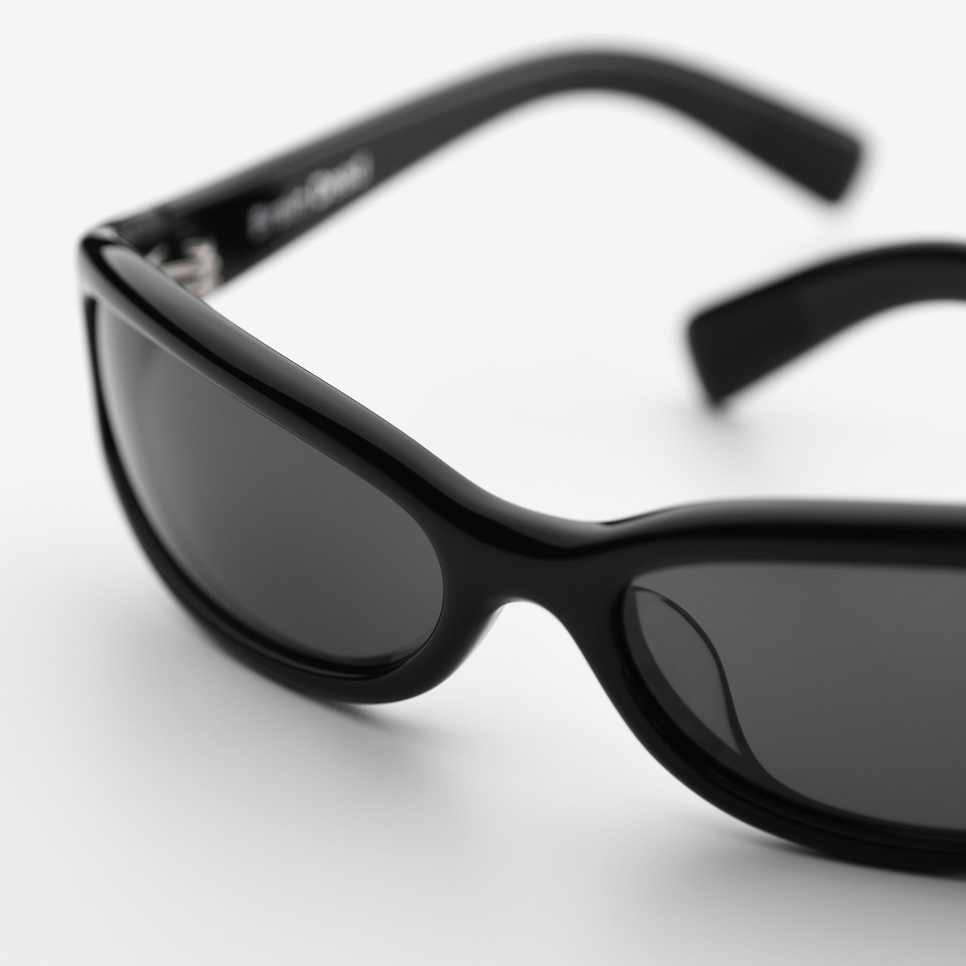 Black / Black