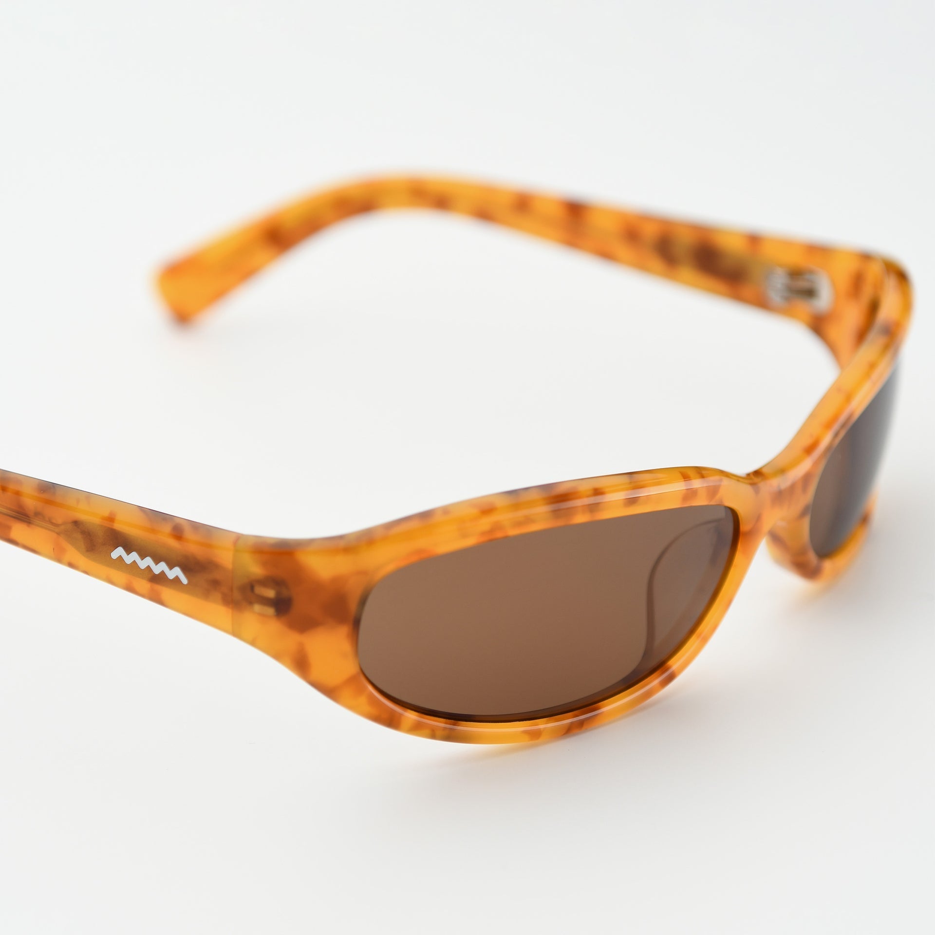 Lt Tortoise / Brown