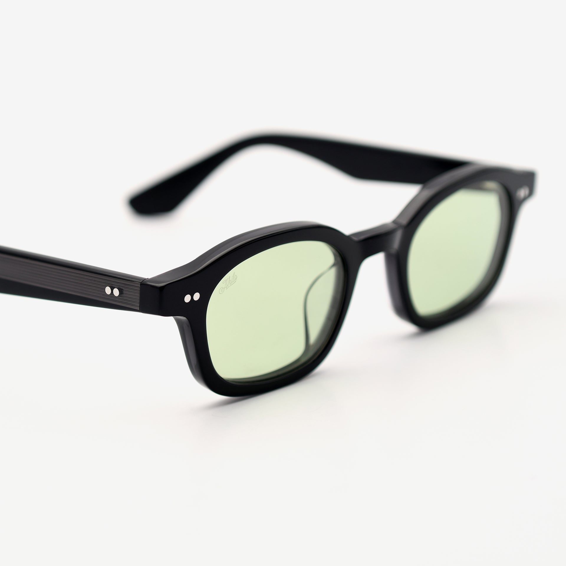 Black / Lt Green