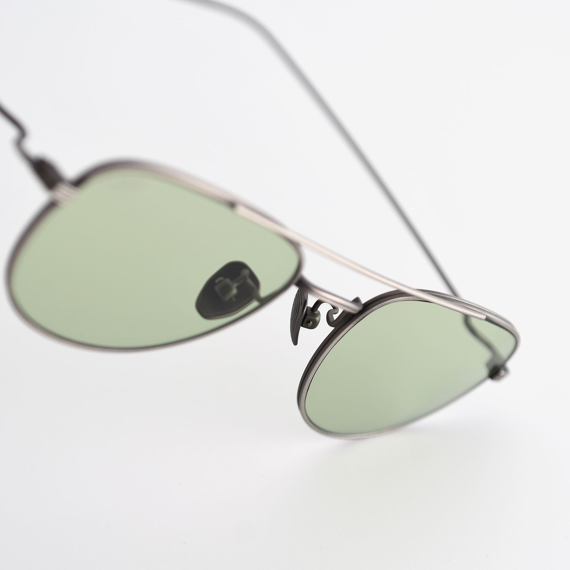 Gunmetal / Lt Green