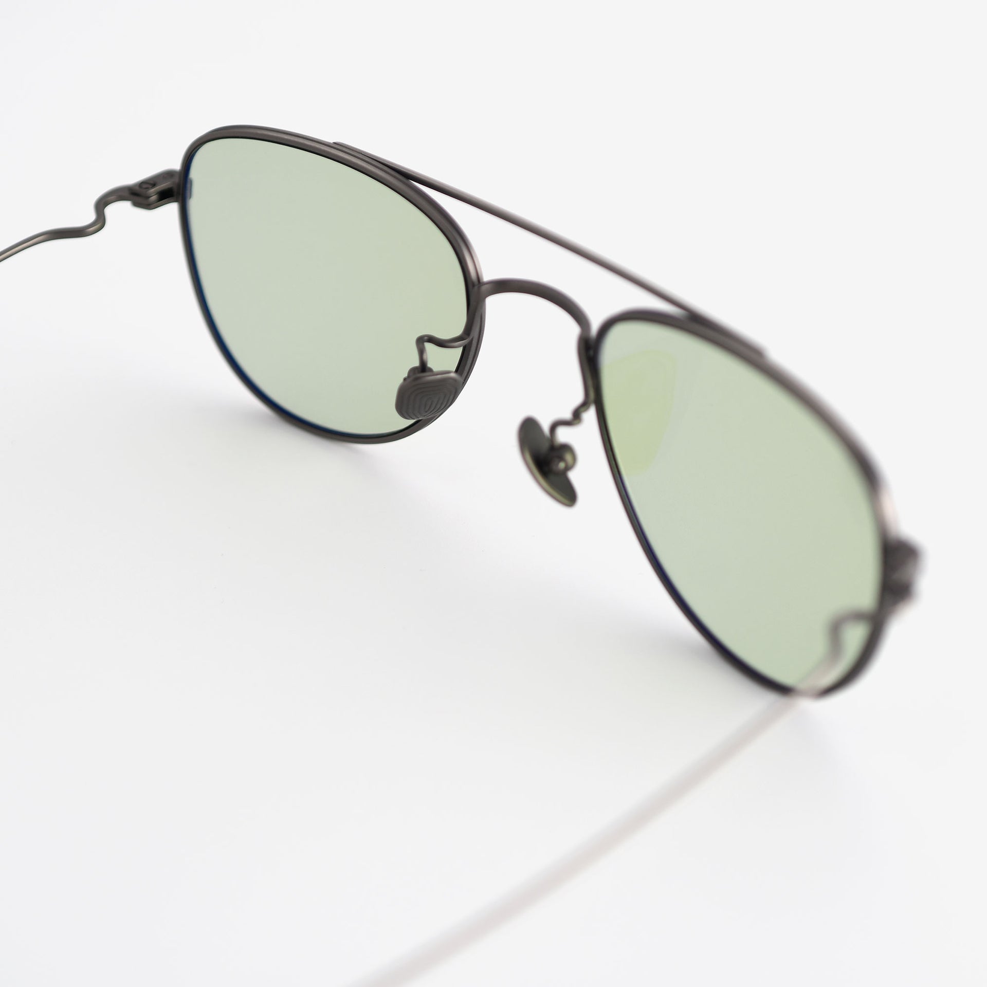 Gunmetal / Lt Green