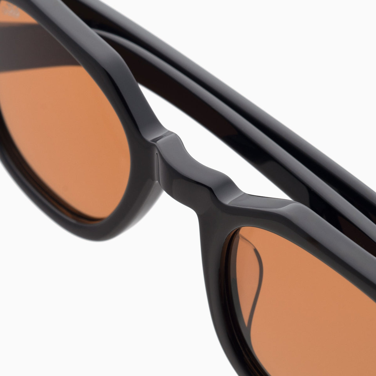 Black / Amber