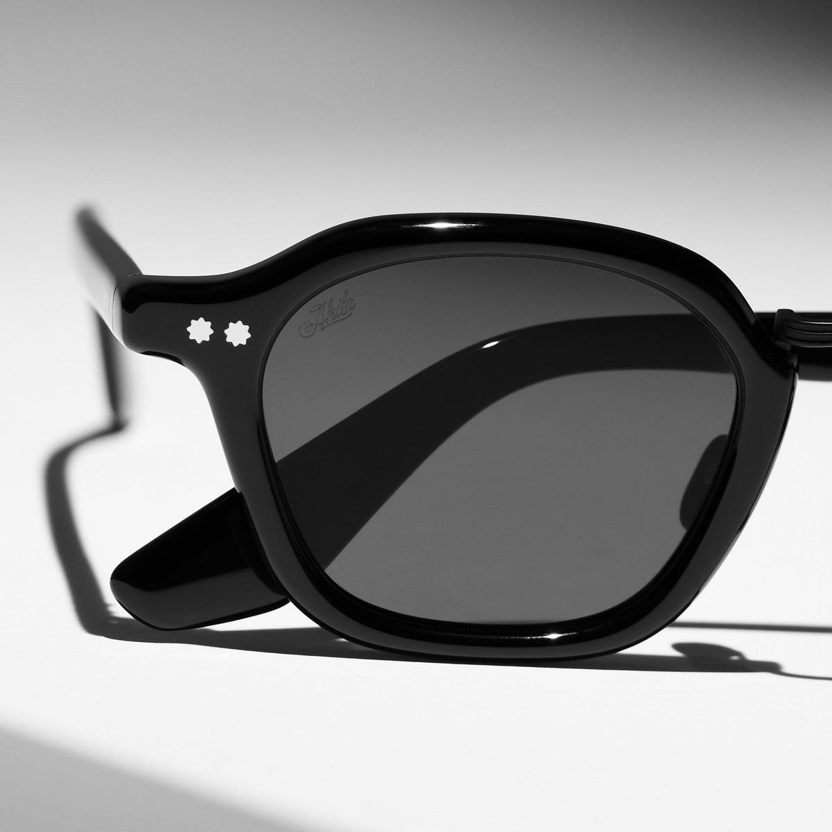 Black / Black