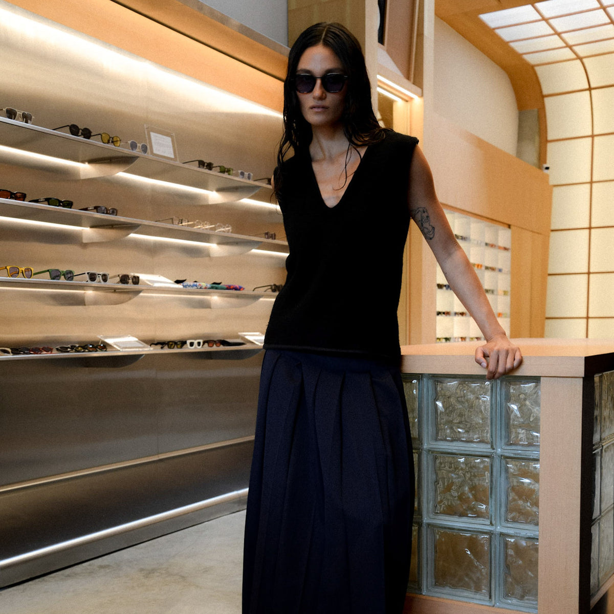 Black & Tortoise / Blue