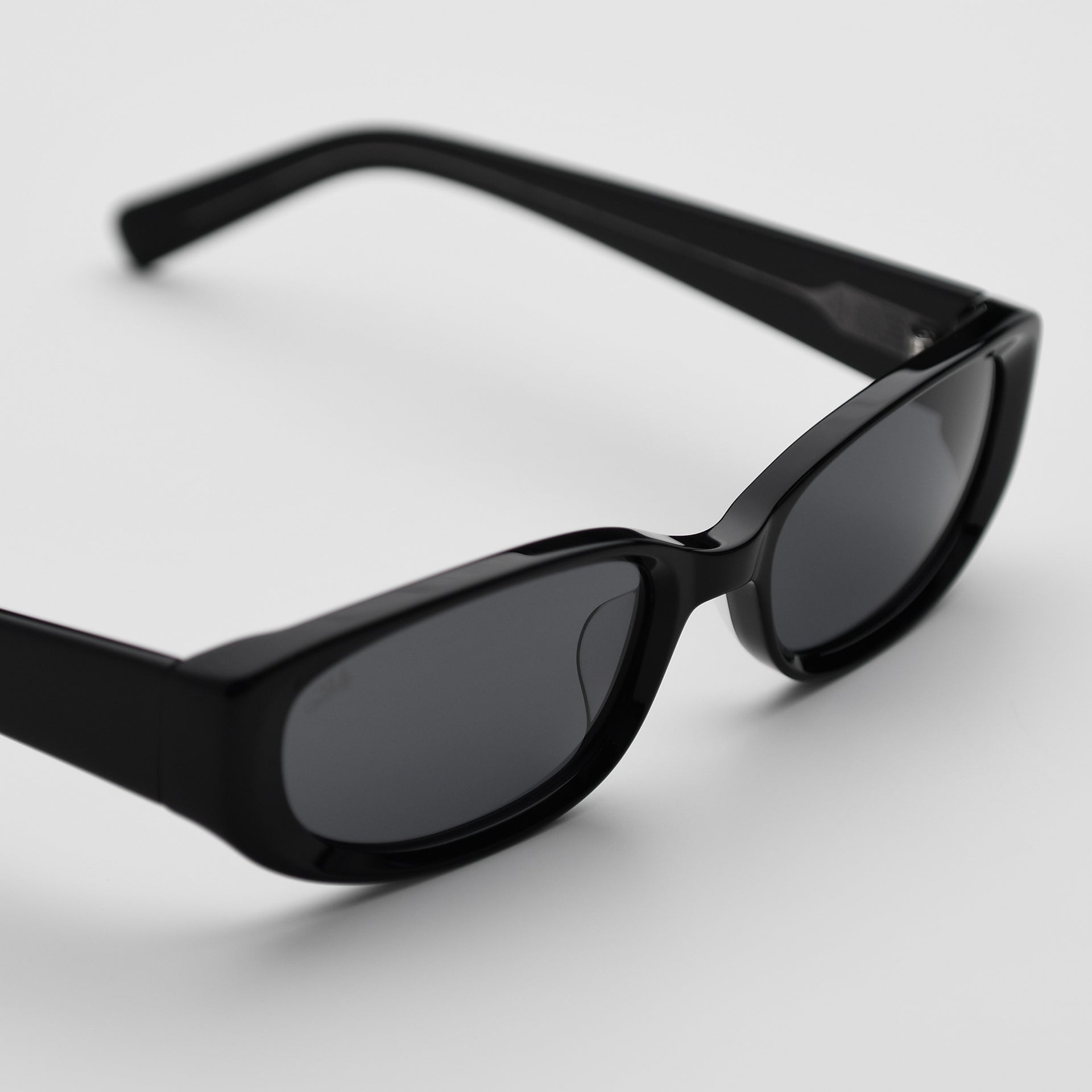Black / Black