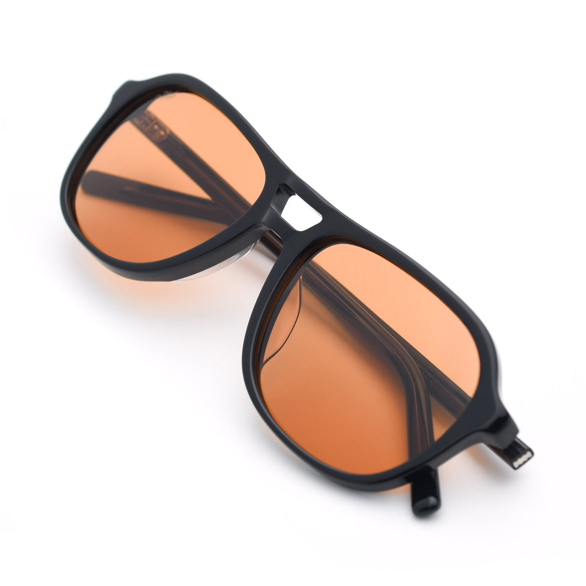 Black / Amber