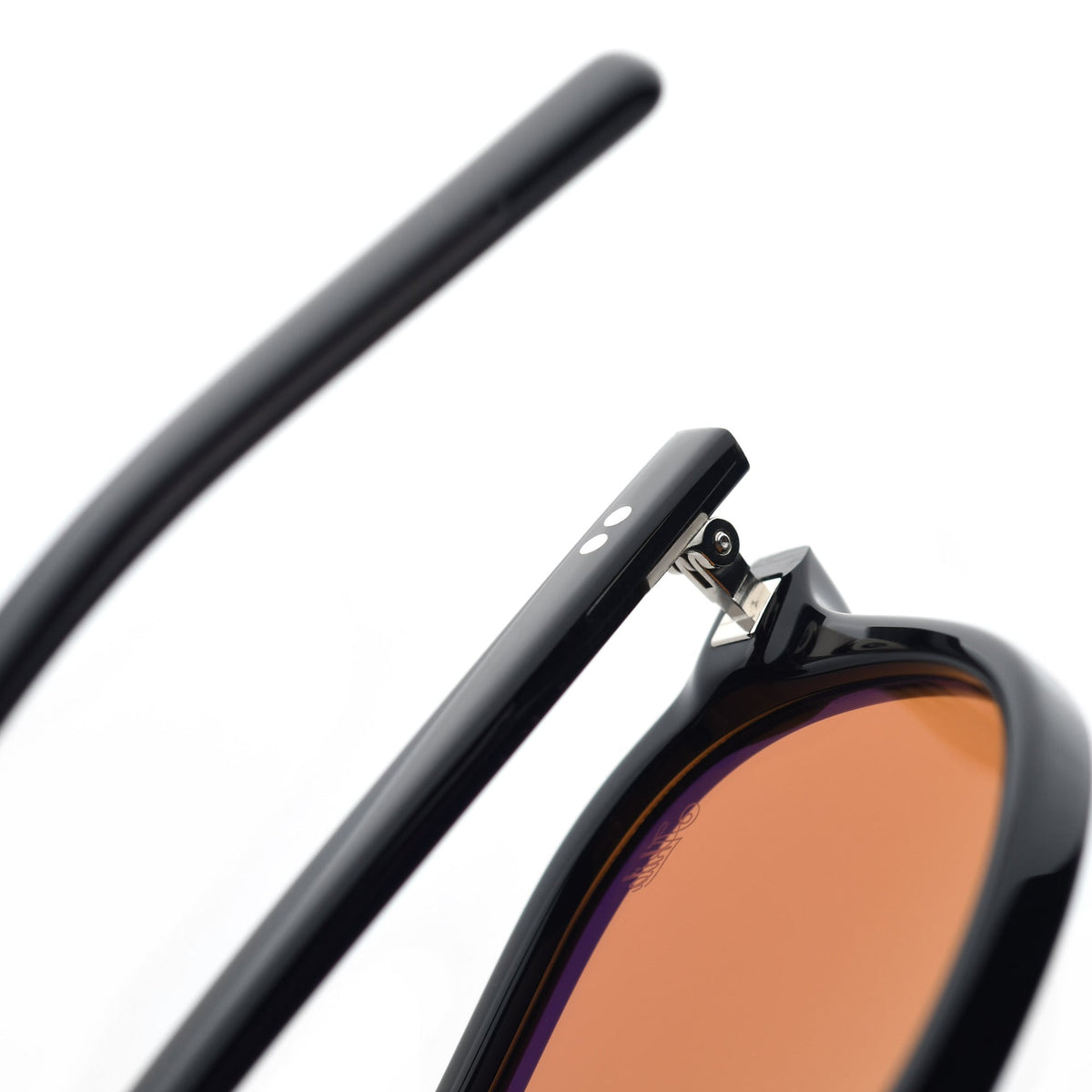 Black / Amber