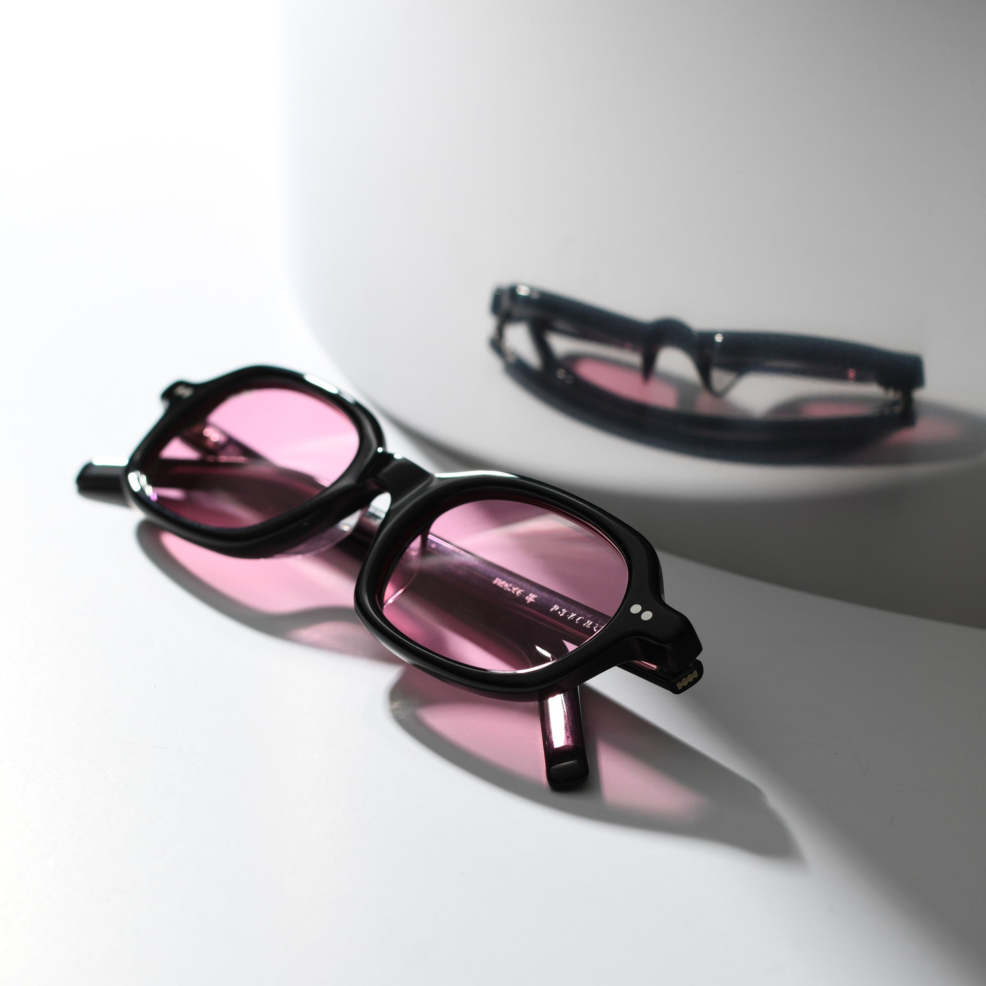 Black / Pink