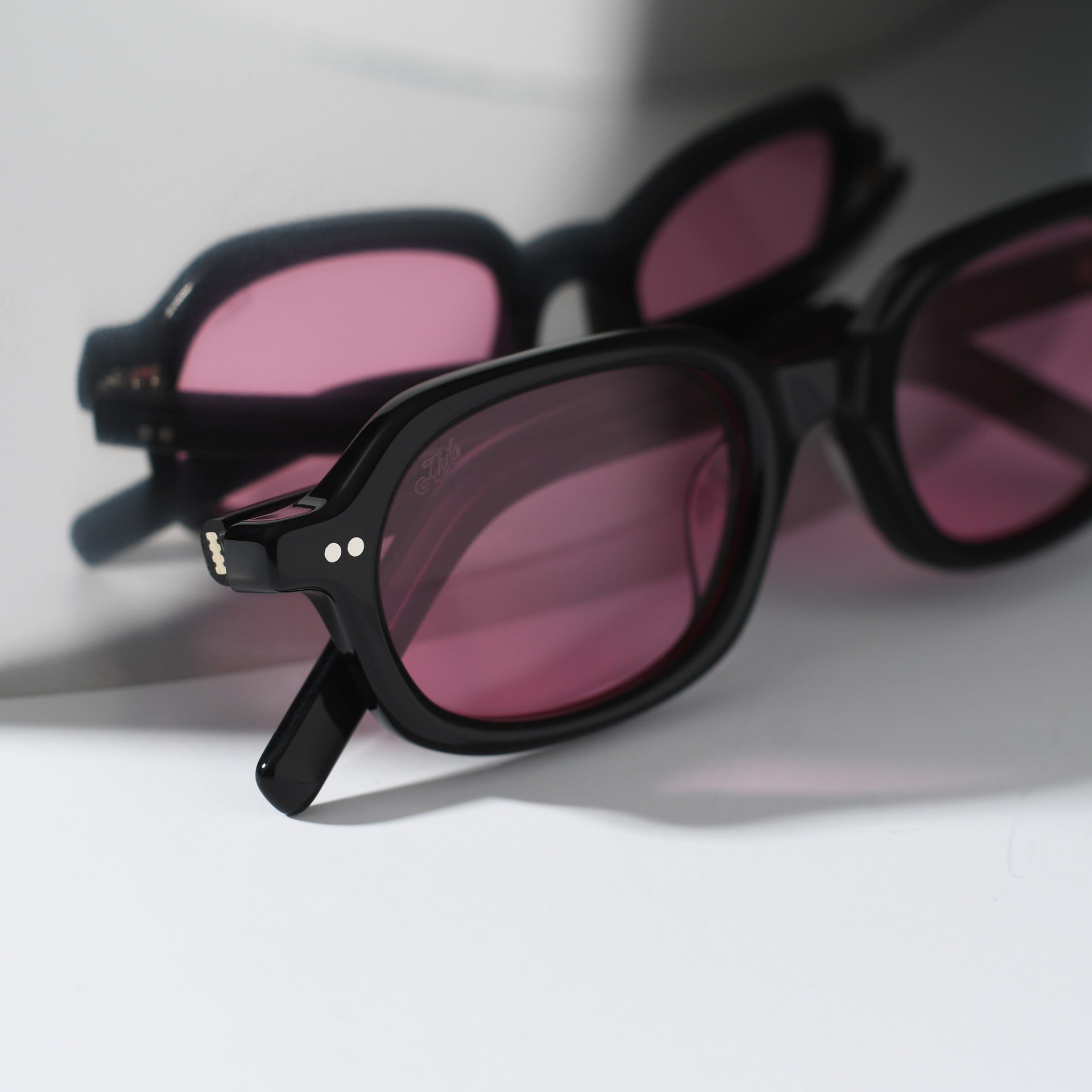 Black / Pink