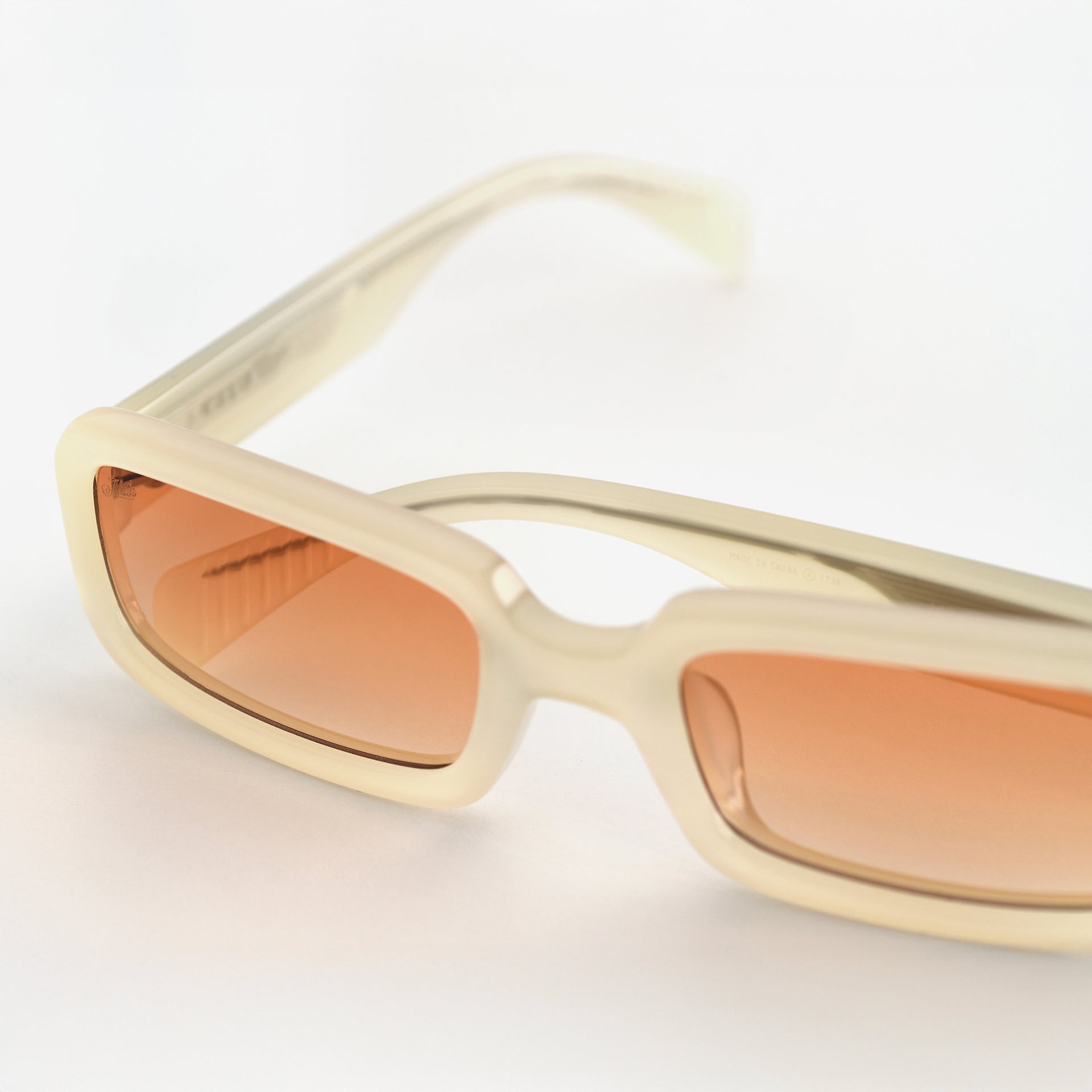 Oyster White / Orange Gradient